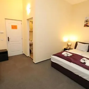 3* Hotell California